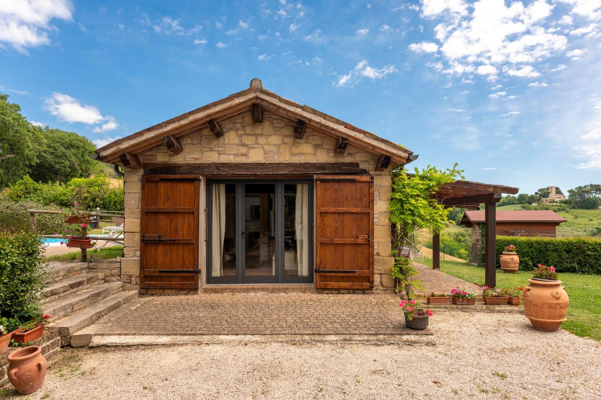 Residenza La Canonica Novilara ภายนอก รูปภาพ